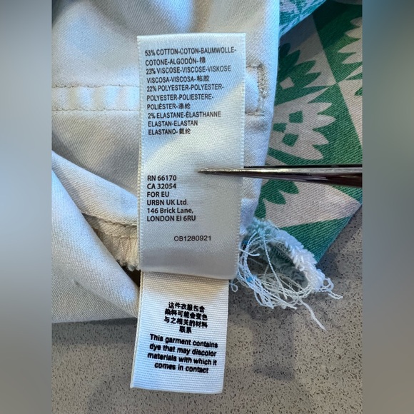 We The Free Youthquake Printed Stretch Crop Flare Fringe Hem Jeans Sz 27 - Picture 11 of 13